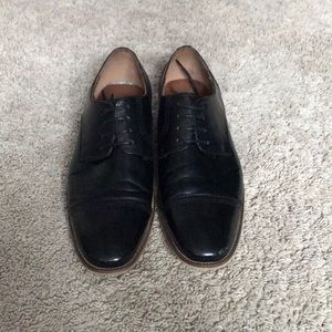 Steve Madden - black size 9 dress shoe